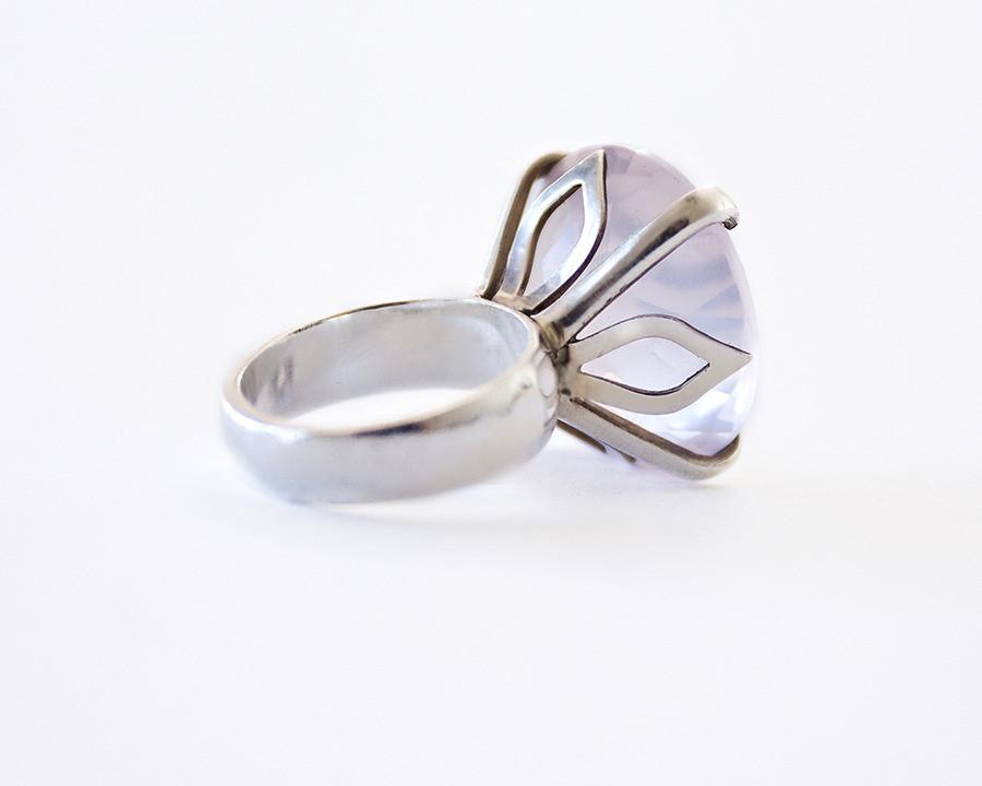 Rose Quartz Flower Petal Ring - Blumera