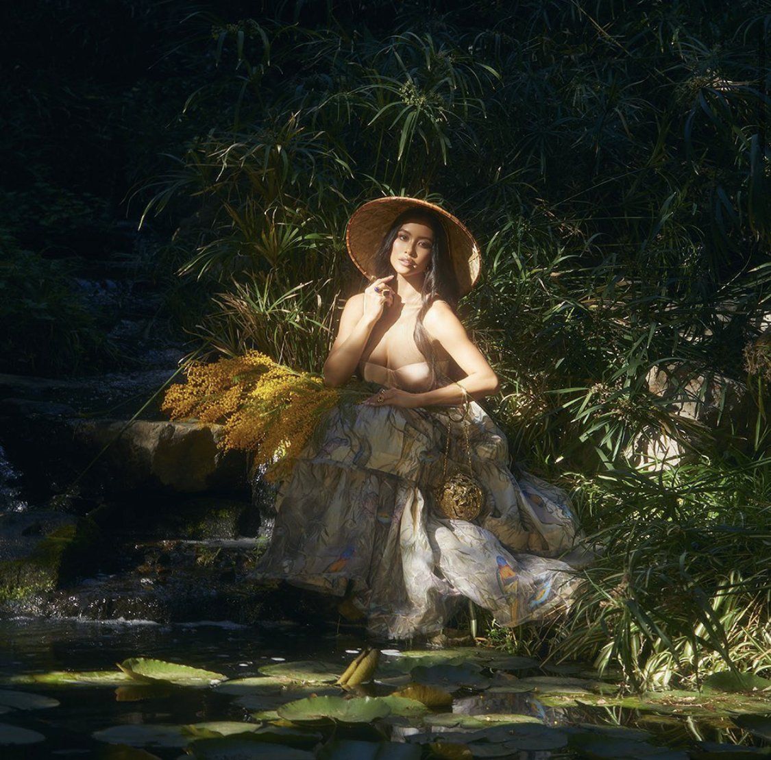 Harper's Bazaar Vietnam April 2021