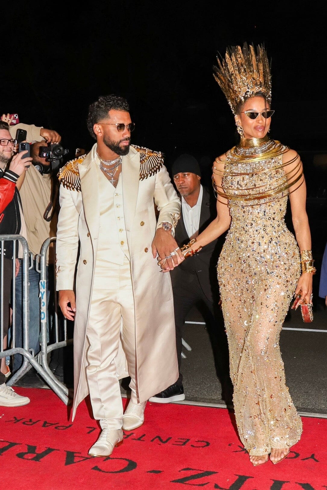Ciara carrying the Blumera Simurgh & Hummingbirds Brass Mini U Horseshoe Clutch at the Met Gala 2026