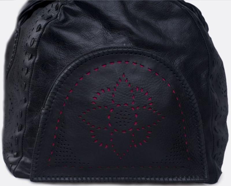 Delia Travel Bag - Black - Blumera